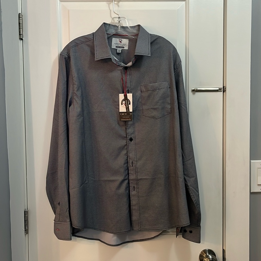 NWT Men’s Button Up - Size XL